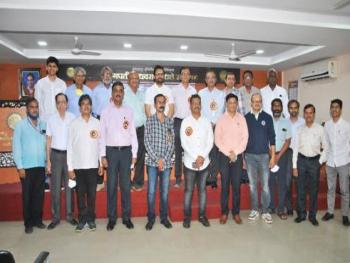 आधुनिक-विचारांनी-साधलेली-औद्योगिक-प्रगती