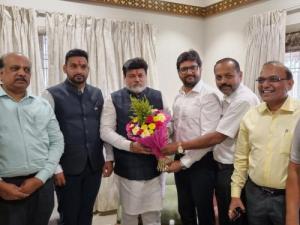 मोठे-उद्योग-कोल्हापूरात-आणण्याची-मागणी.4